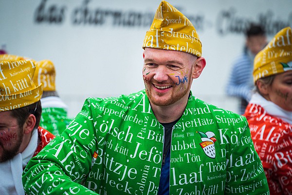 Alexander Gerst auf dem Kölner Rosenmontagszug 2019